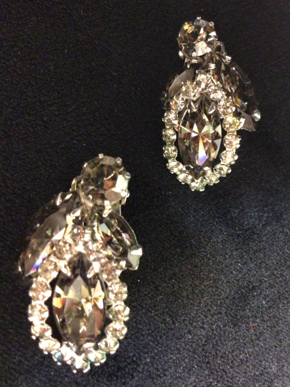 Vintage Mid-century Weiss Clip-on Earrings with Clear Rhinestones Silver-tone
